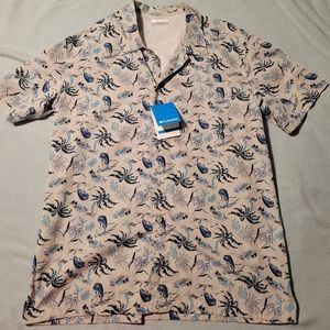 Columbia sportswear large button front lightweight shirt NWT. Blues & off white.